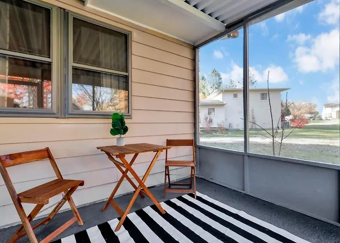 Gahanna - 4 Bed 2 Bath - Intel Columbus