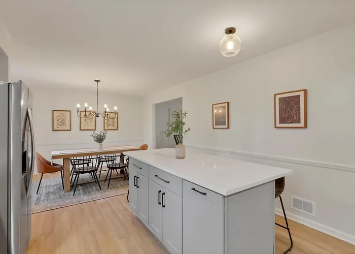 Holiday home Gahanna - 4 Bed 2 Bath - Intel *